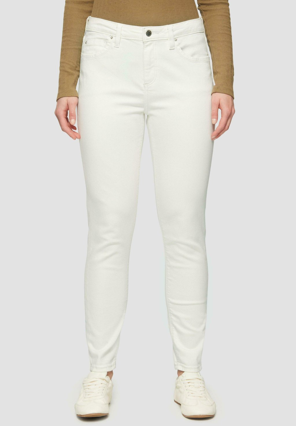 Джинсы облегающего кроя QS QS, молочный
Джинсы облегающего кроя QS QS, молочный
