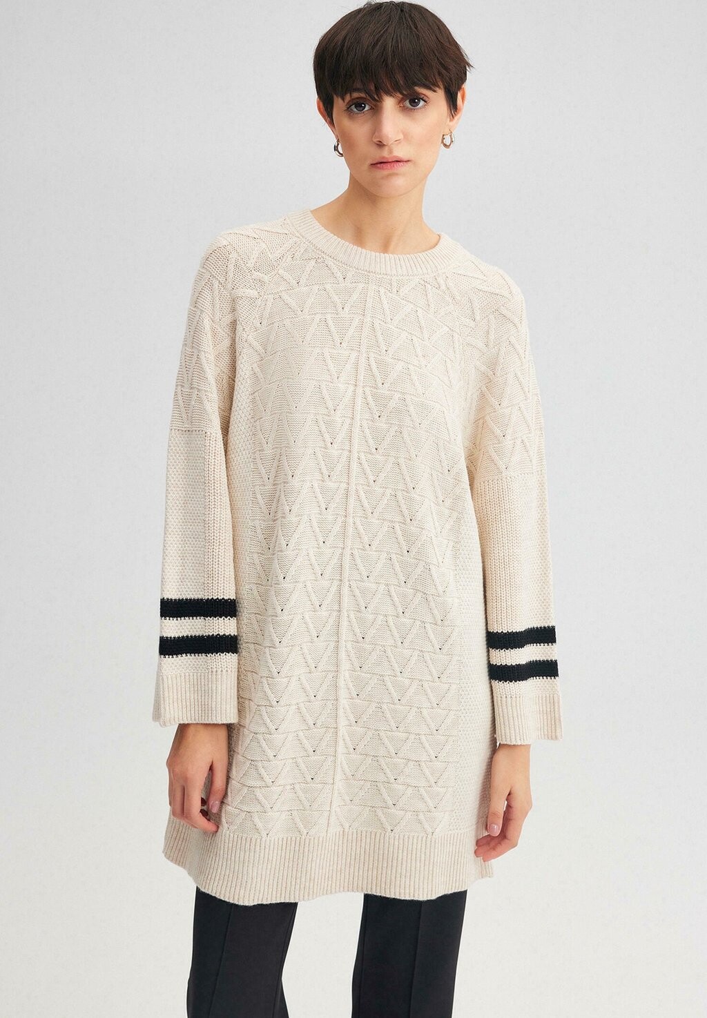 Джемпер CONTRAST Touché Privé, камень
Джемпер CONTRAST Touché Privé, камень