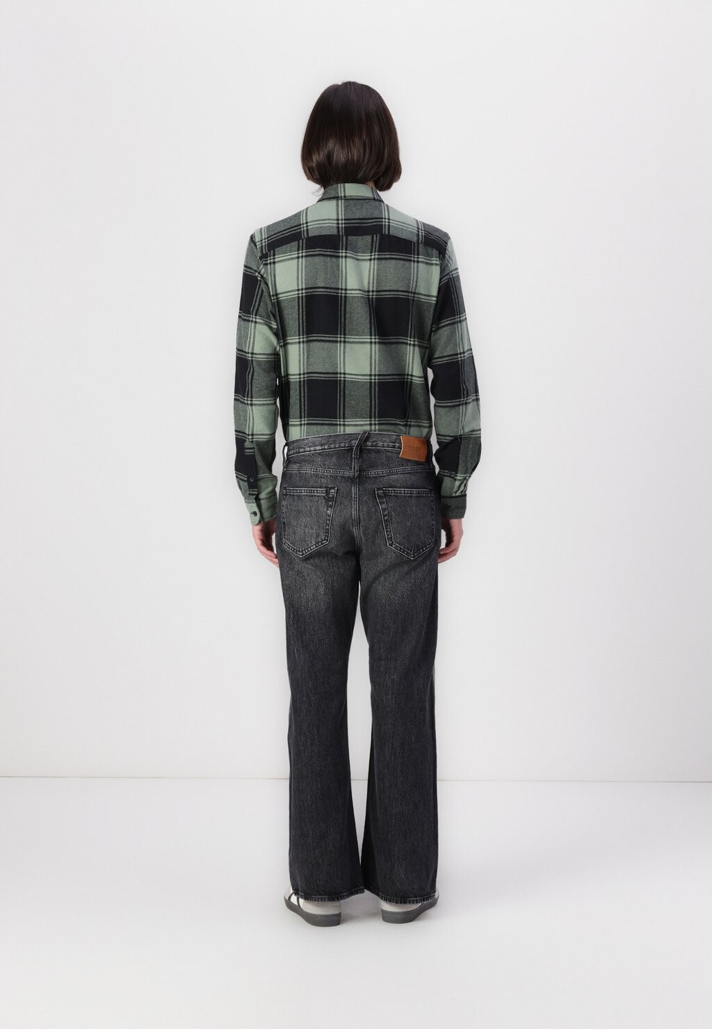 Джинсы свободного кроя JJITOBY JJCOOPER Jack & Jones, черный деним
Джинсы свободного кроя JJITOBY JJCOOPER Jack & Jones, черный деним