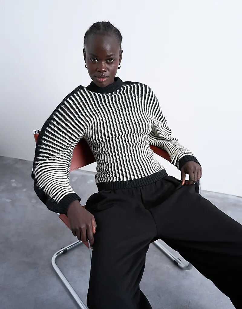 Ребристый джемпер-кокон Topshop в черно-белом цвете
Ребристый джемпер-кокон Topshop в черно-белом цвете