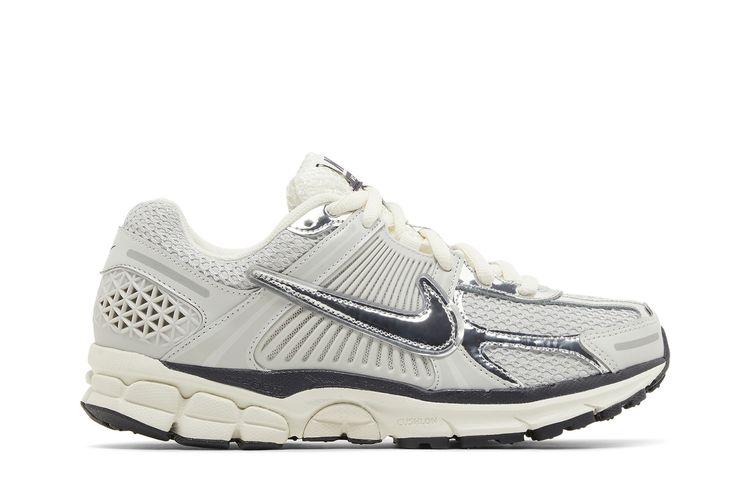 Кроссовки Air Zoom Vomero 5 'Chrome', белый
Кроссовки Air Zoom Vomero 5 'Chrome', белый