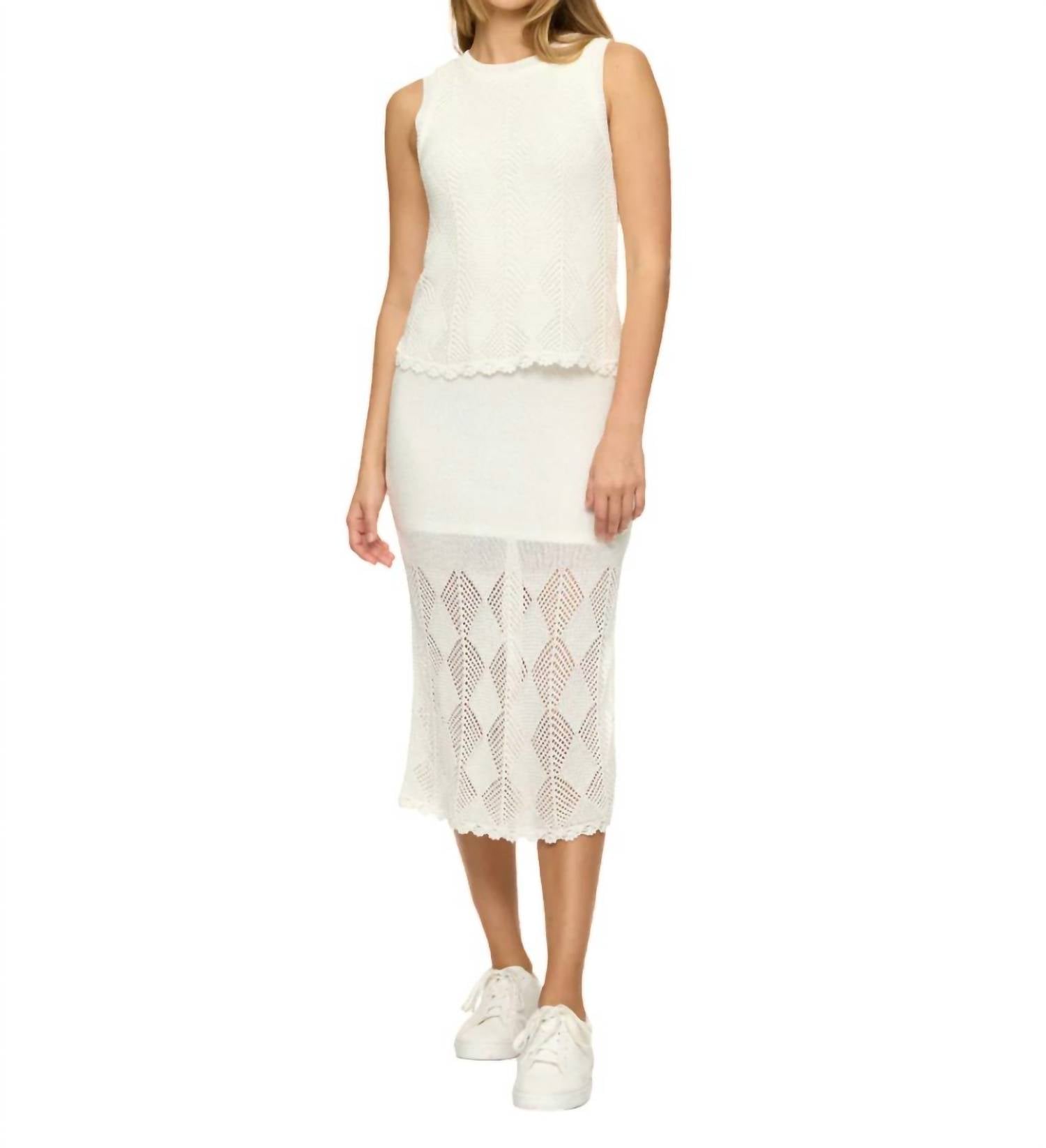 Вязаное платье-свитер в винтажном белом Flags & Anthem 
Вязаное платье-свитер в винтажном белом Flags & Anthem