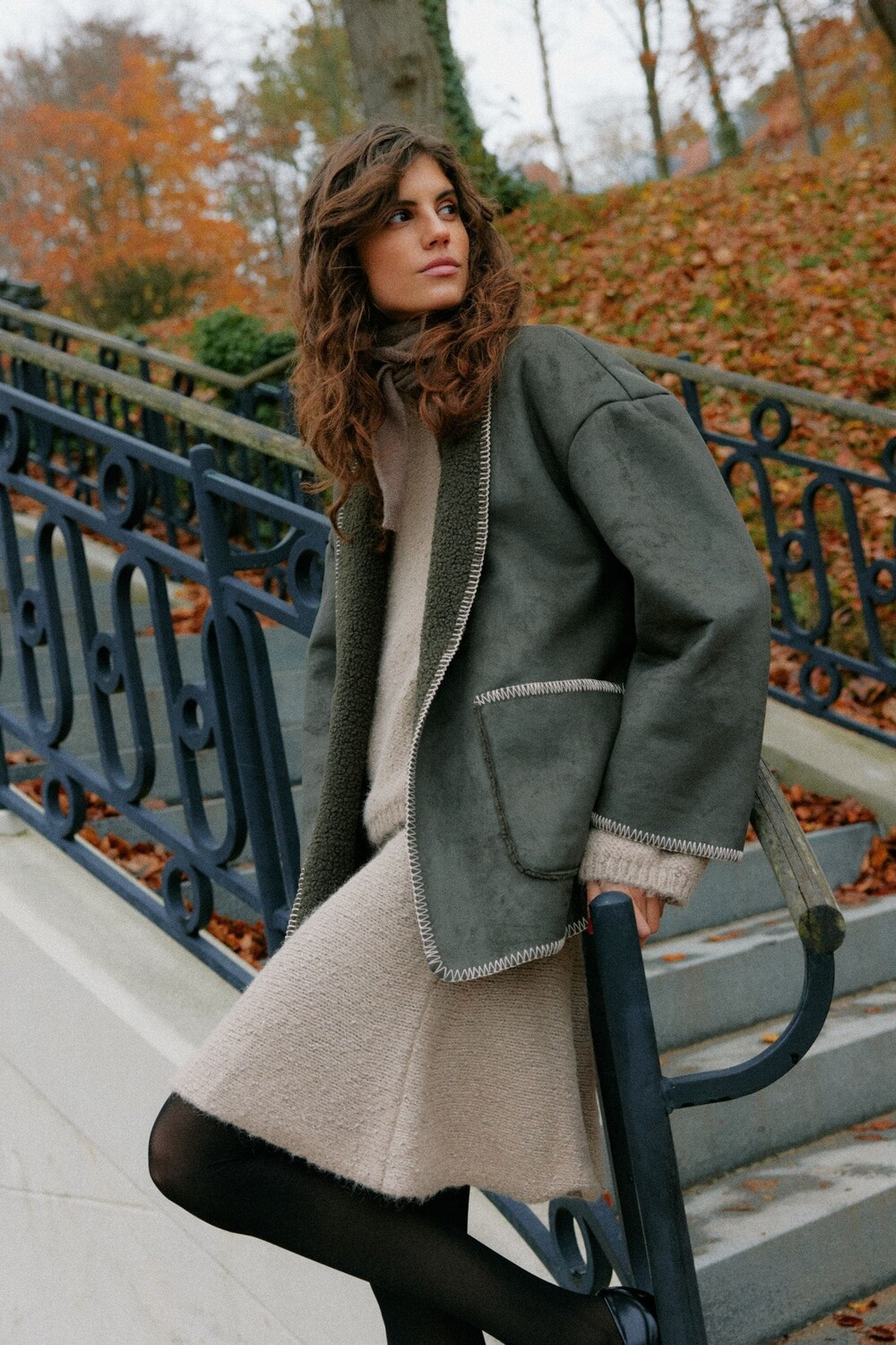 Куртка из искусственной замши с карманами и стежками Vero Moda, серый 
Куртка из искусственной замши с карманами и стежками Vero Moda, серый