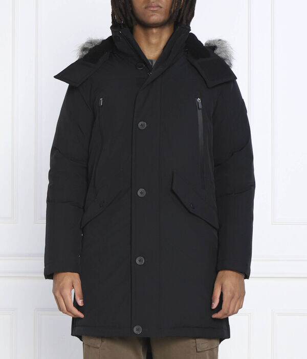 Куртка мужская Michael Kors с капюшоном с мехом, черный
Куртка мужская Michael Kors с капюшоном с мехом, черный