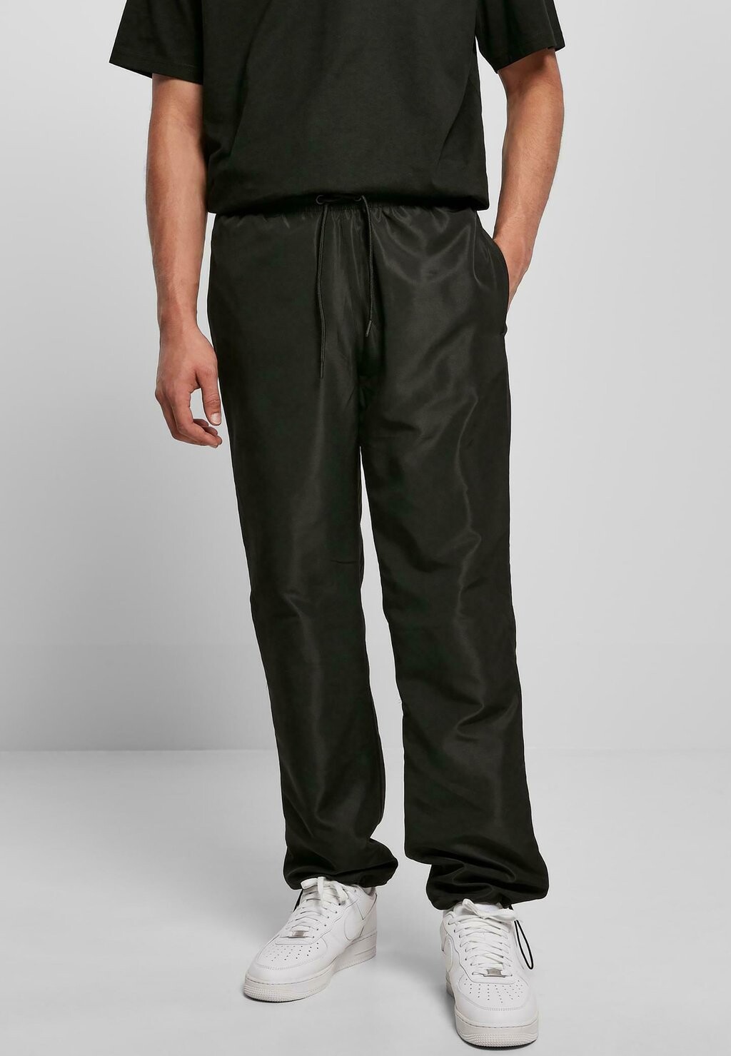 Спортивные брюки Urban Classics, черный
Спортивные брюки Urban Classics, черный