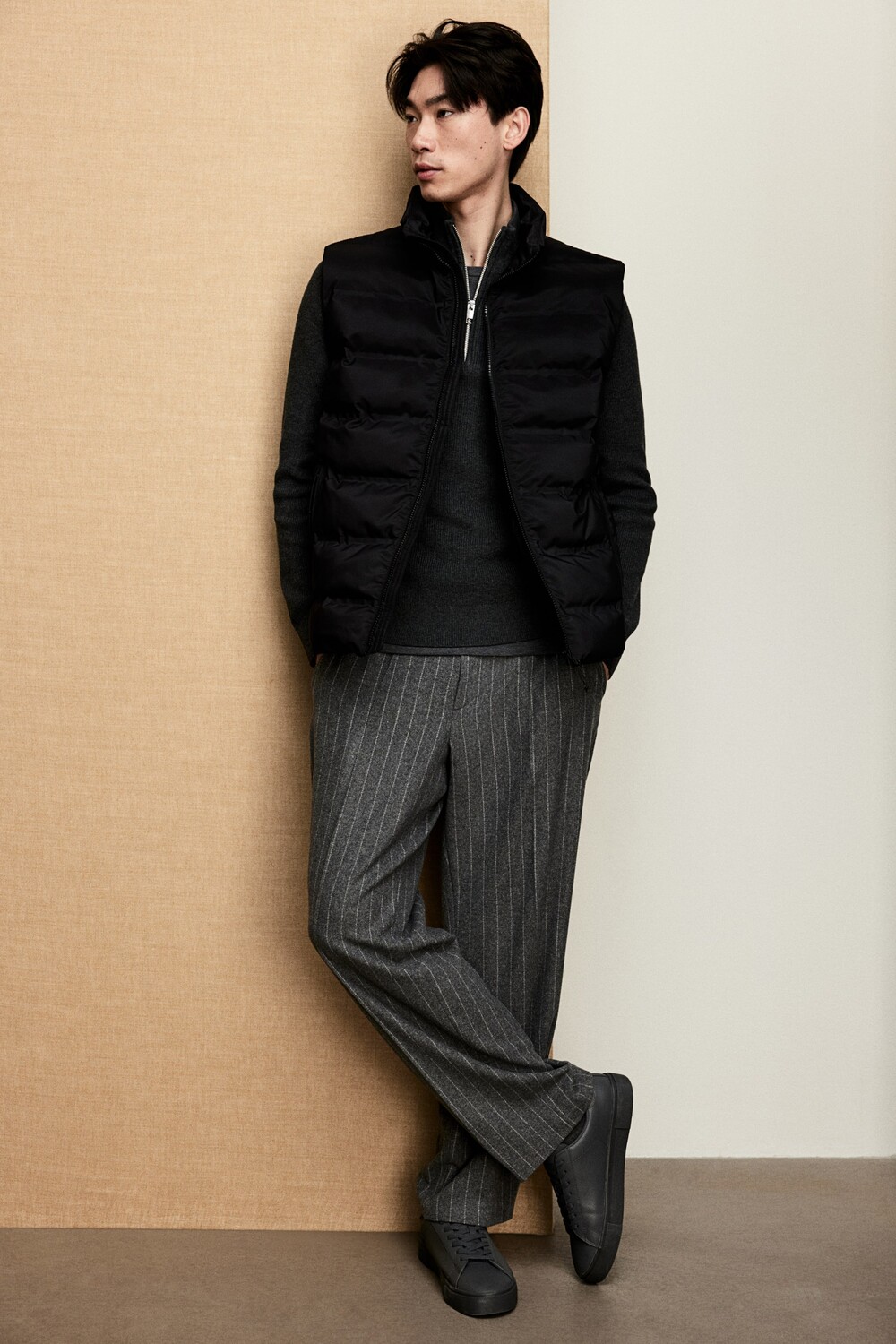 Водоотталкивающий пуховик стандартной посадки. H&M, черный
Водоотталкивающий пуховик стандартной посадки. H&M, черный