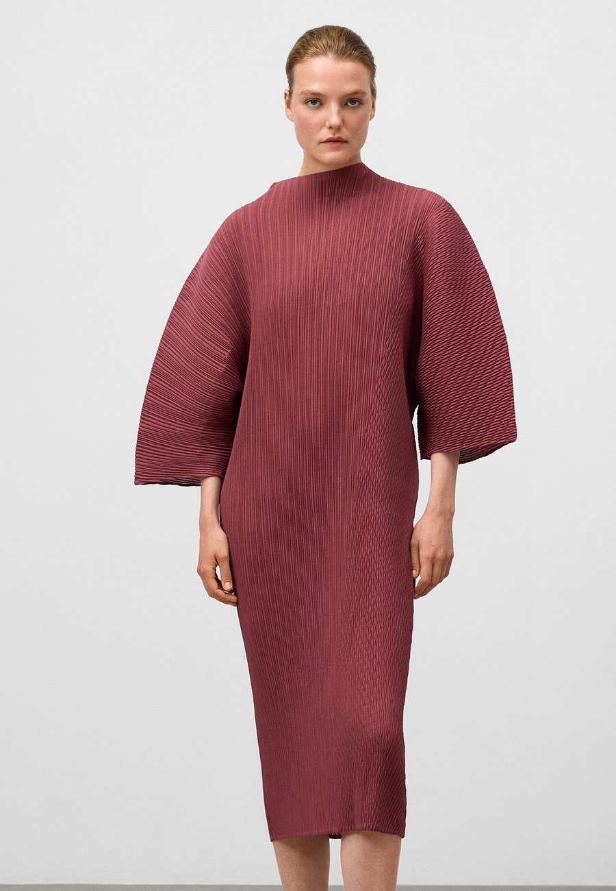 Платье ADOLFO DOMINGUEZ PERKINS CRINKLE , Pink
Платье ADOLFO DOMINGUEZ PERKINS CRINKLE , Pink