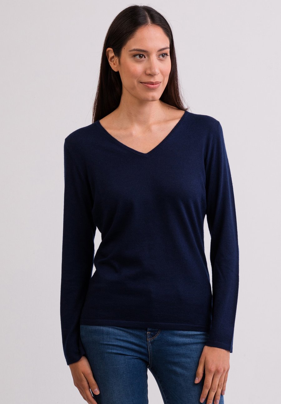 Джемпер CASH-MERE Jumper, Marine Blau/Dark Blue
Джемпер CASH-MERE Jumper, Marine Blau/Dark Blue