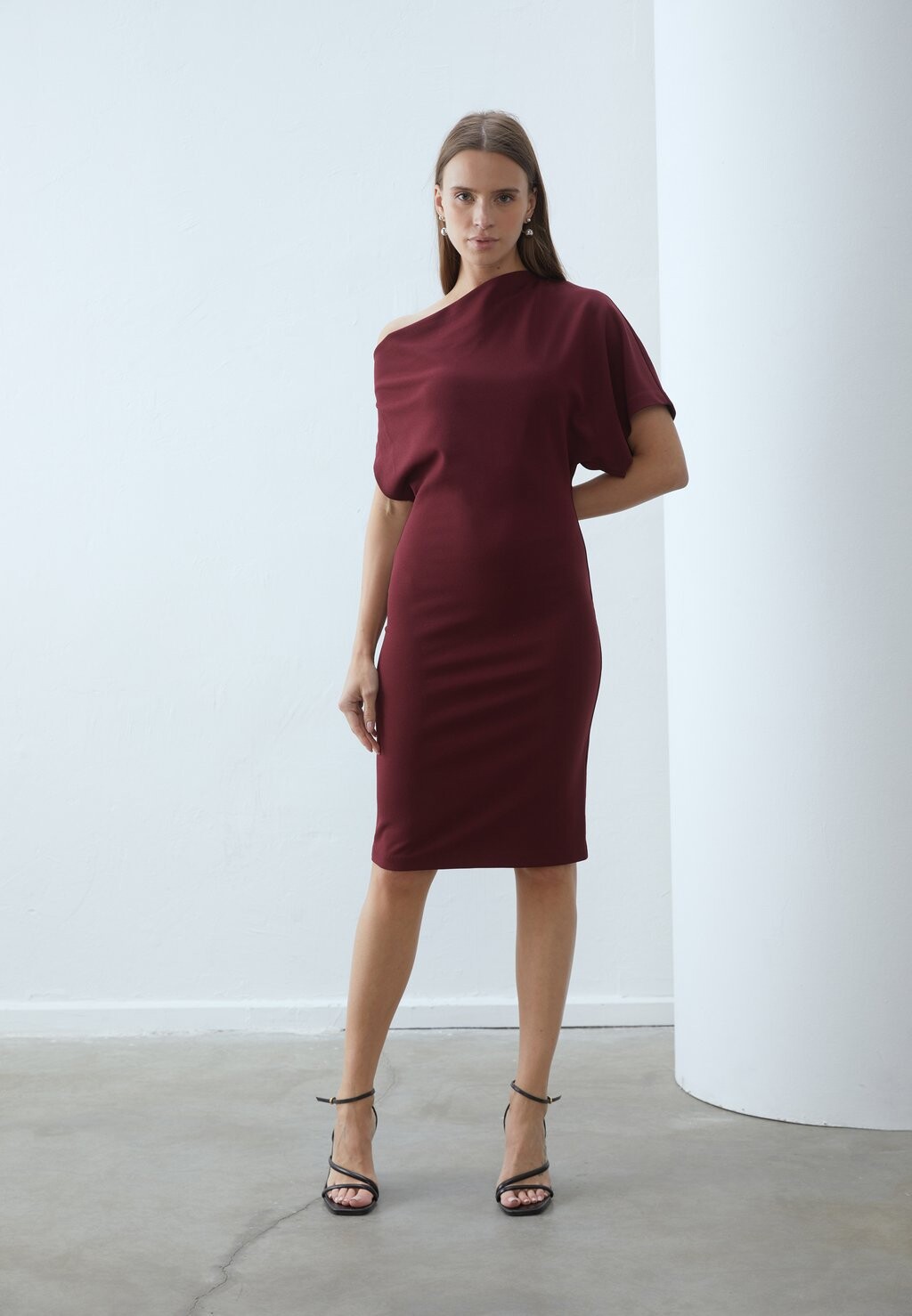 Платье свободного кроя Anna Field, темно-красный
Платье свободного кроя Anna Field, темно-красный