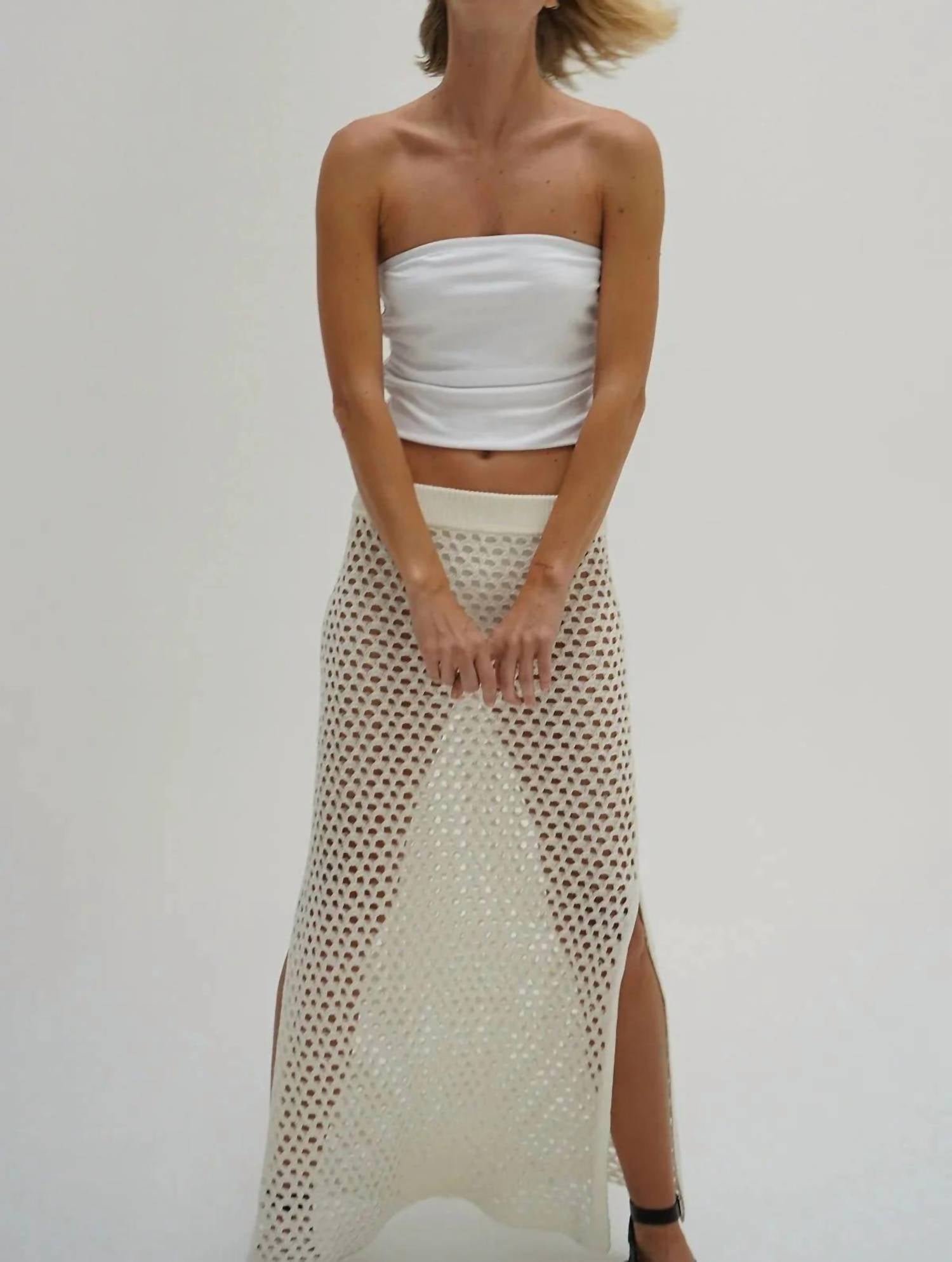 Топ без бретелек Holly Ribbed в белом цвете LNA
Топ без бретелек Holly Ribbed в белом цвете LNA