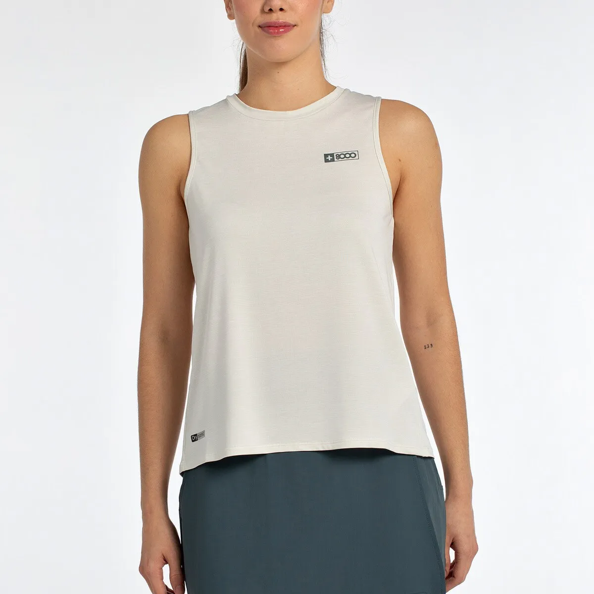 Женская футболка Var +8000, цвет Hueso
Женская футболка Var +8000, цвет Hueso