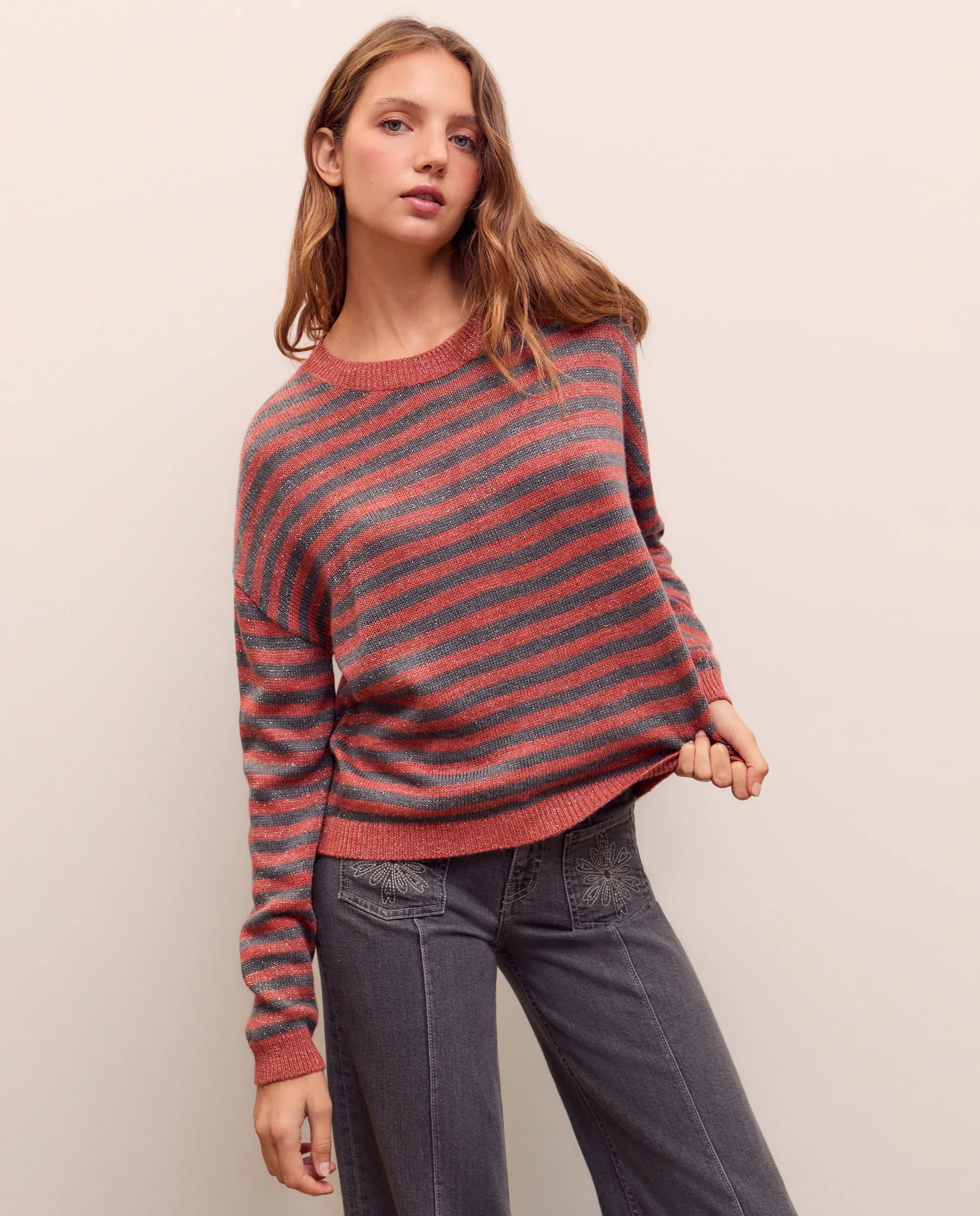 Женский оверсайз джерси с люрексом Green Coast, антрацитовый
Женский оверсайз джерси с люрексом Green Coast, антрацитовый