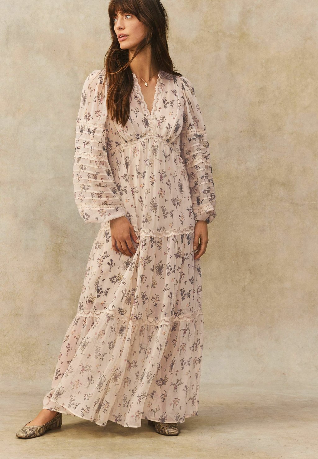 Длинное платье Next, бежевый
Длинное платье Next, бежевый