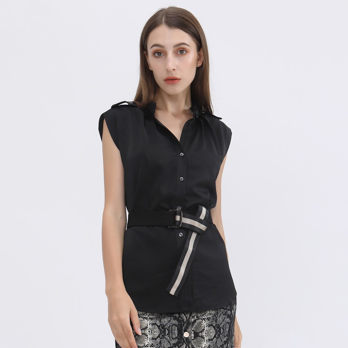 Рубашка без рукавов из матового атласа Smart And Joy, черный
Рубашка без рукавов из матового атласа Smart And Joy, черный