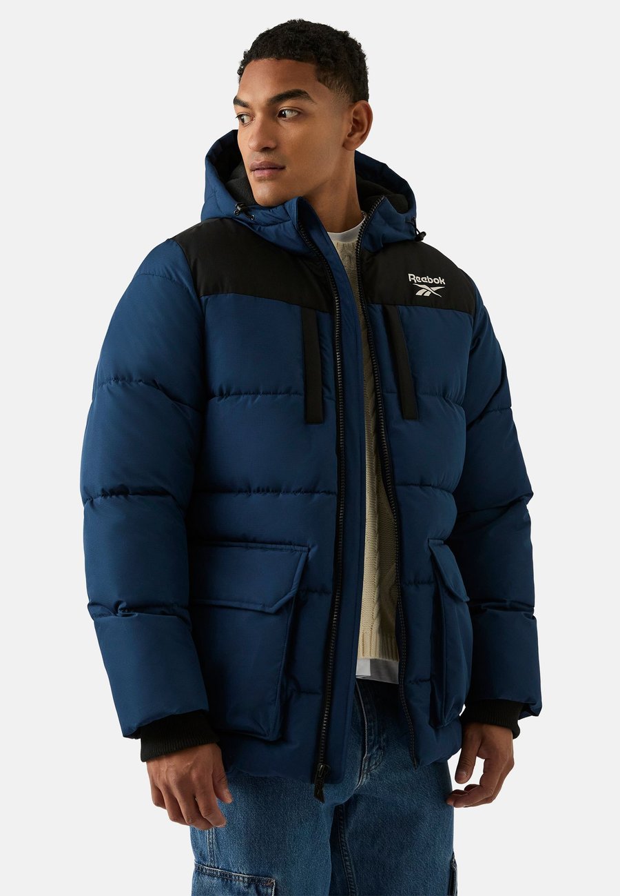 Куртка Reebok Winter jacket, Batik Blue/Blue
Куртка Reebok Winter jacket, Batik Blue/Blue