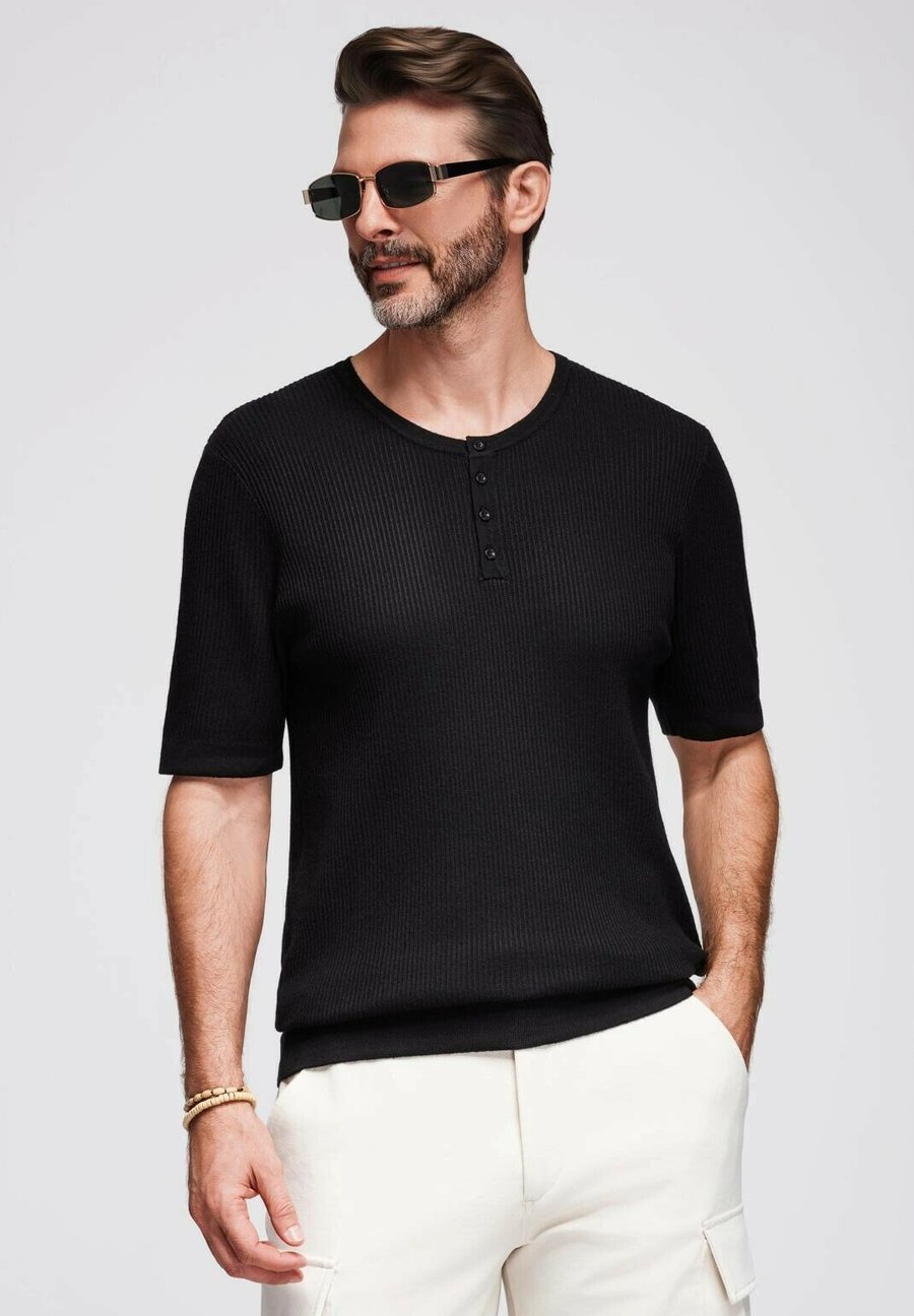 Футболка Ombre AT THE NECKLINE, Black, Черный, Футболка Ombre AT THE NECKLINE, Black
Футболка Ombre AT THE NECKLINE, Black, Черный, Футболка Ombre AT THE NECKLINE, Black