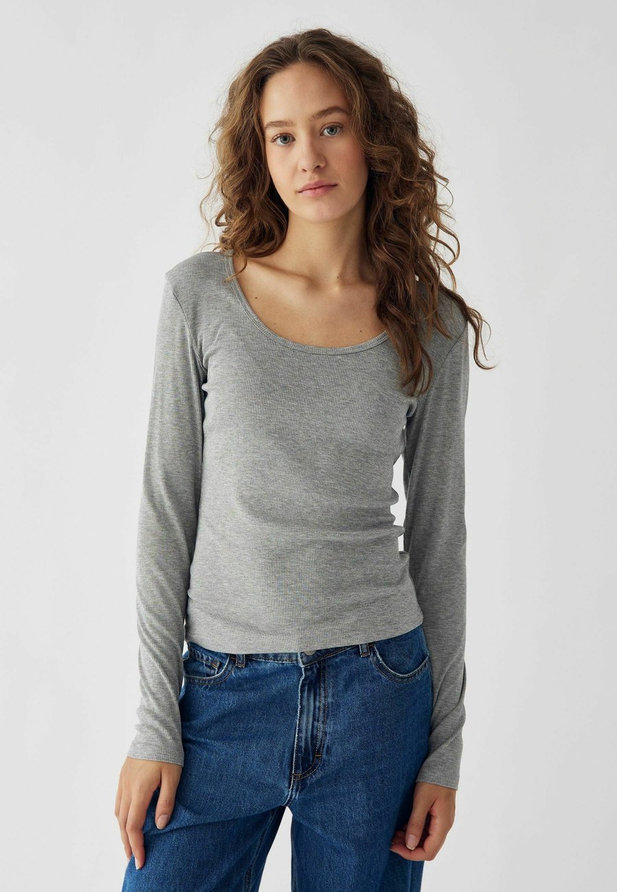Топ Noella LEYTON , Medium Grey Mel./Light Grey
Топ Noella LEYTON , Medium Grey Mel./Light Grey