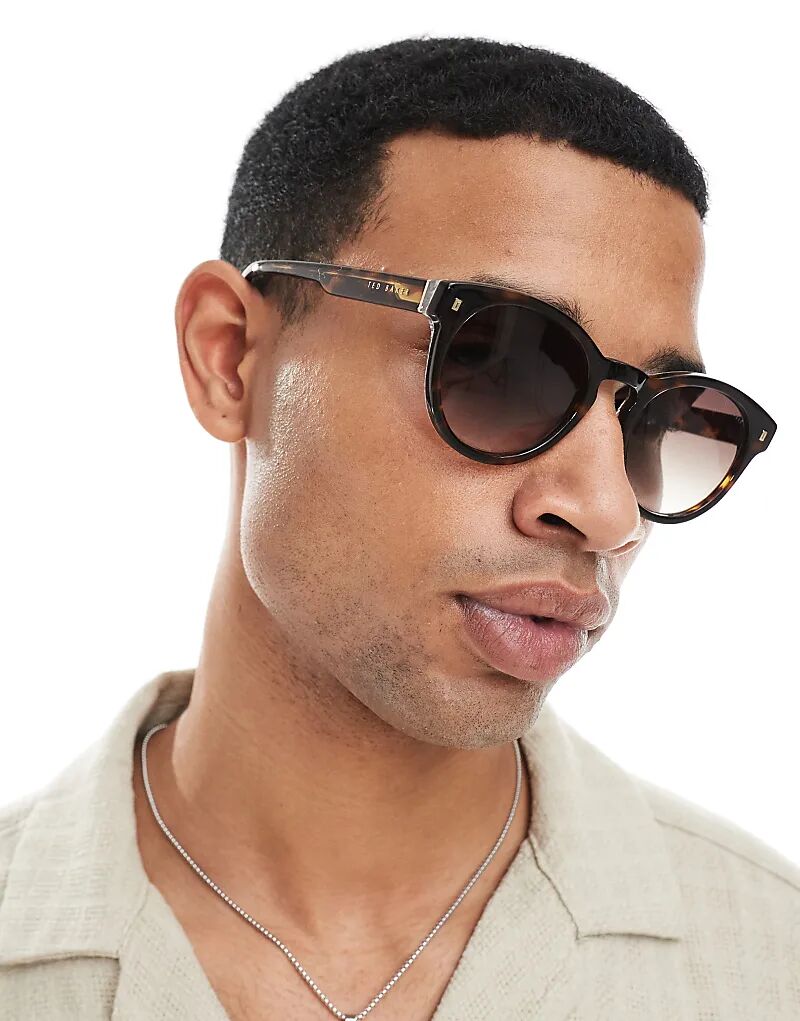 Ted Baker Солнцезащитные очки Dax в коричневом
Ted Baker Солнцезащитные очки Dax в коричневом