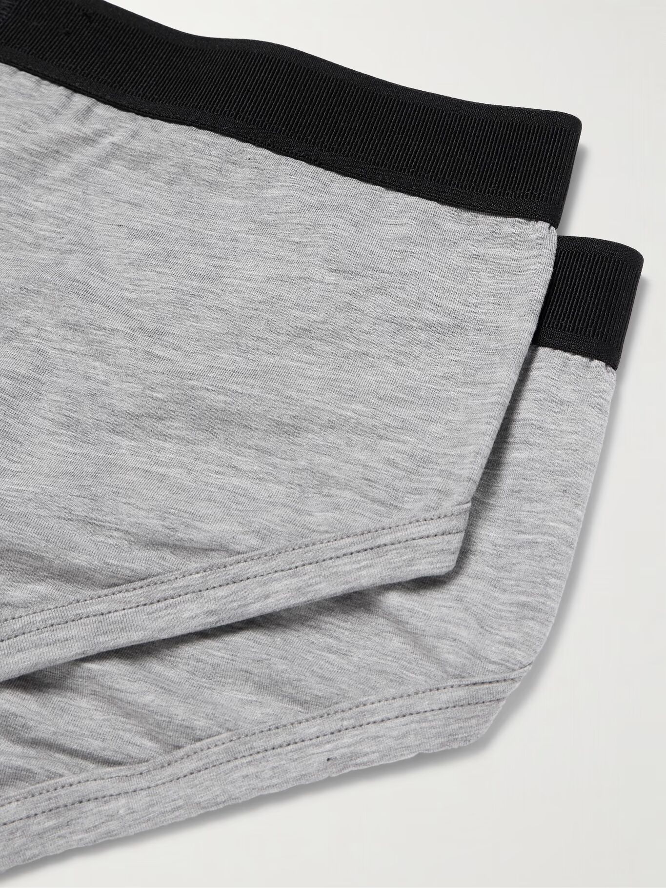 Комплект из двух трусов из смеси хлопка-стрейч и модала TOM FORD, серый
Комплект из двух трусов из смеси хлопка-стрейч и модала TOM FORD, серый