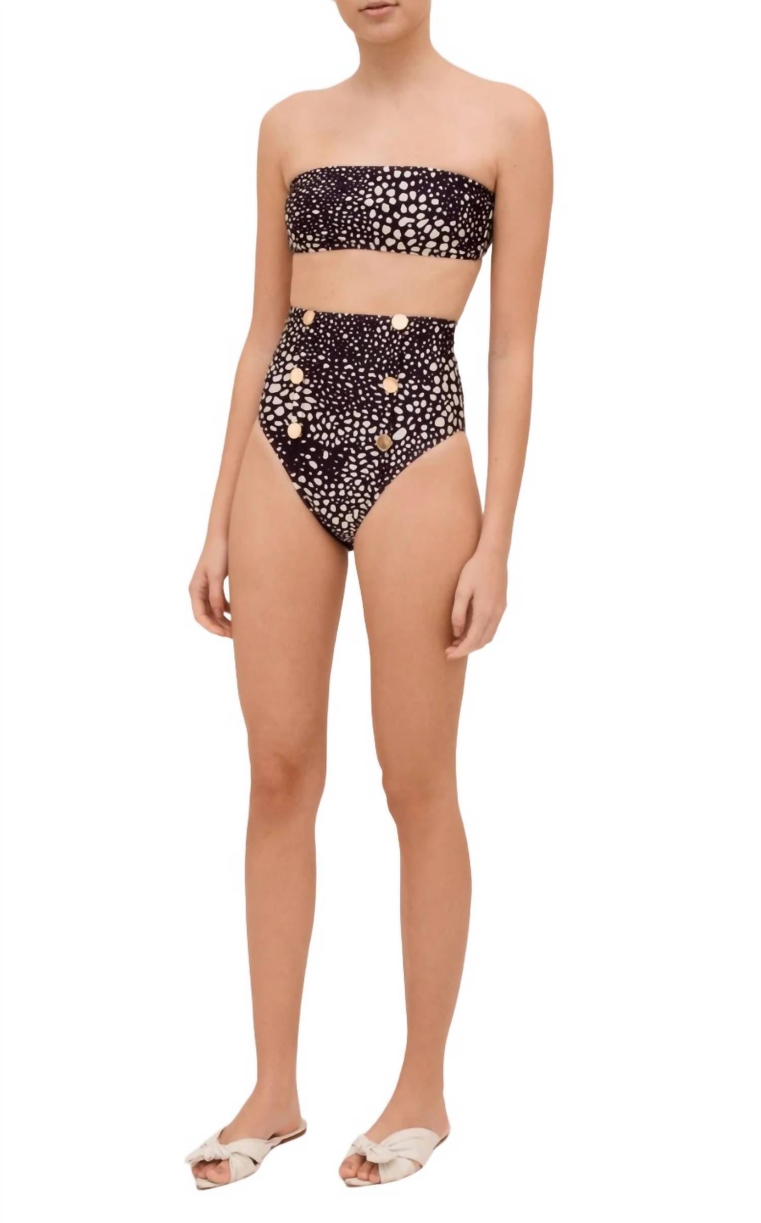 Бикини Marine Pois High Leg в темно-синем цвете ADRIANA DEGREAS
Бикини Marine Pois High Leg в темно-синем цвете ADRIANA DEGREAS