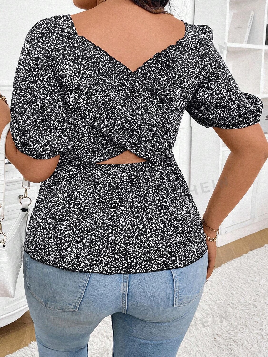 Essnce Plus Size Блузка с длинными рукавами и принтом по всей длине Shein, черный
Essnce Plus Size Блузка с длинными рукавами и принтом по всей длине Shein, черный