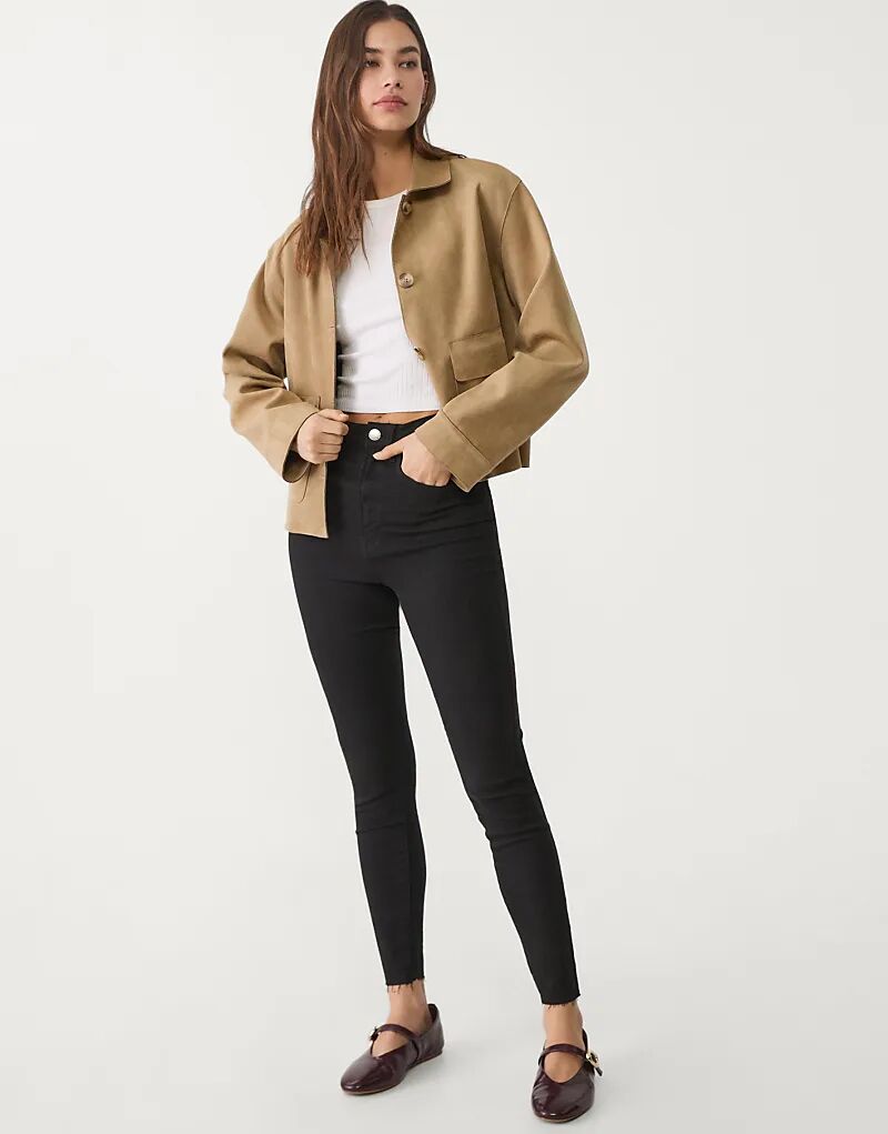 Джинсы Stradivarius с супер высокой талией черного цвета
Джинсы Stradivarius с супер высокой талией черного цвета