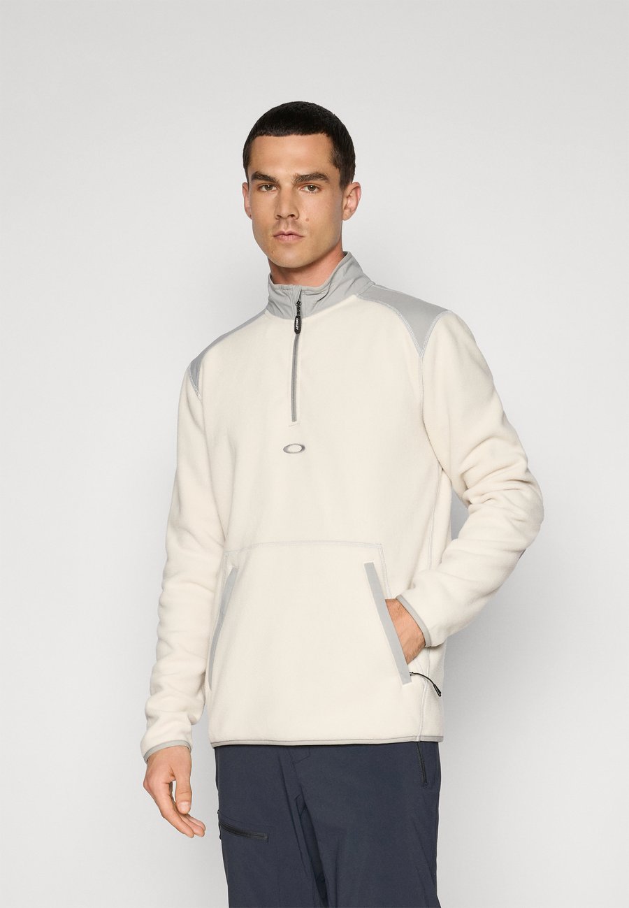 Джемпер Oakley BUTTER TECH, Mist/Cement/Beige
Джемпер Oakley BUTTER TECH, Mist/Cement/Beige