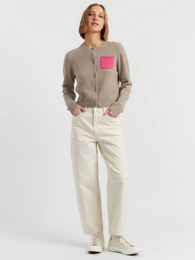 Кардиган из смеси шерсти и кашемира с контрастными карманами Chinti & Parker, Warm Oatmeal
Кардиган из смеси шерсти и кашемира с контрастными карманами Chinti & Parker, Warm Oatmeal