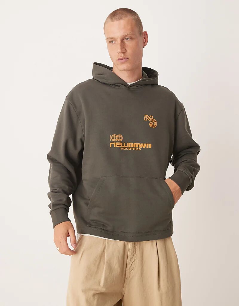 Худи ASOS DESIGN с заниженной линией плеч со спортивным принтом коричневого цвета
Худи ASOS DESIGN с заниженной линией плеч со спортивным принтом коричневого цвета