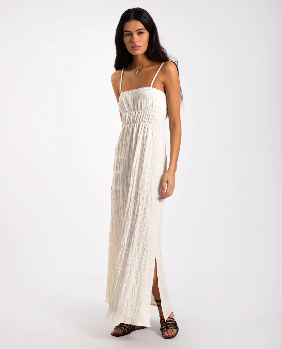 Длинное платье на бретелях с фактурной тканью The-Are, бежевый
Длинное платье на бретелях с фактурной тканью The-Are, бежевый