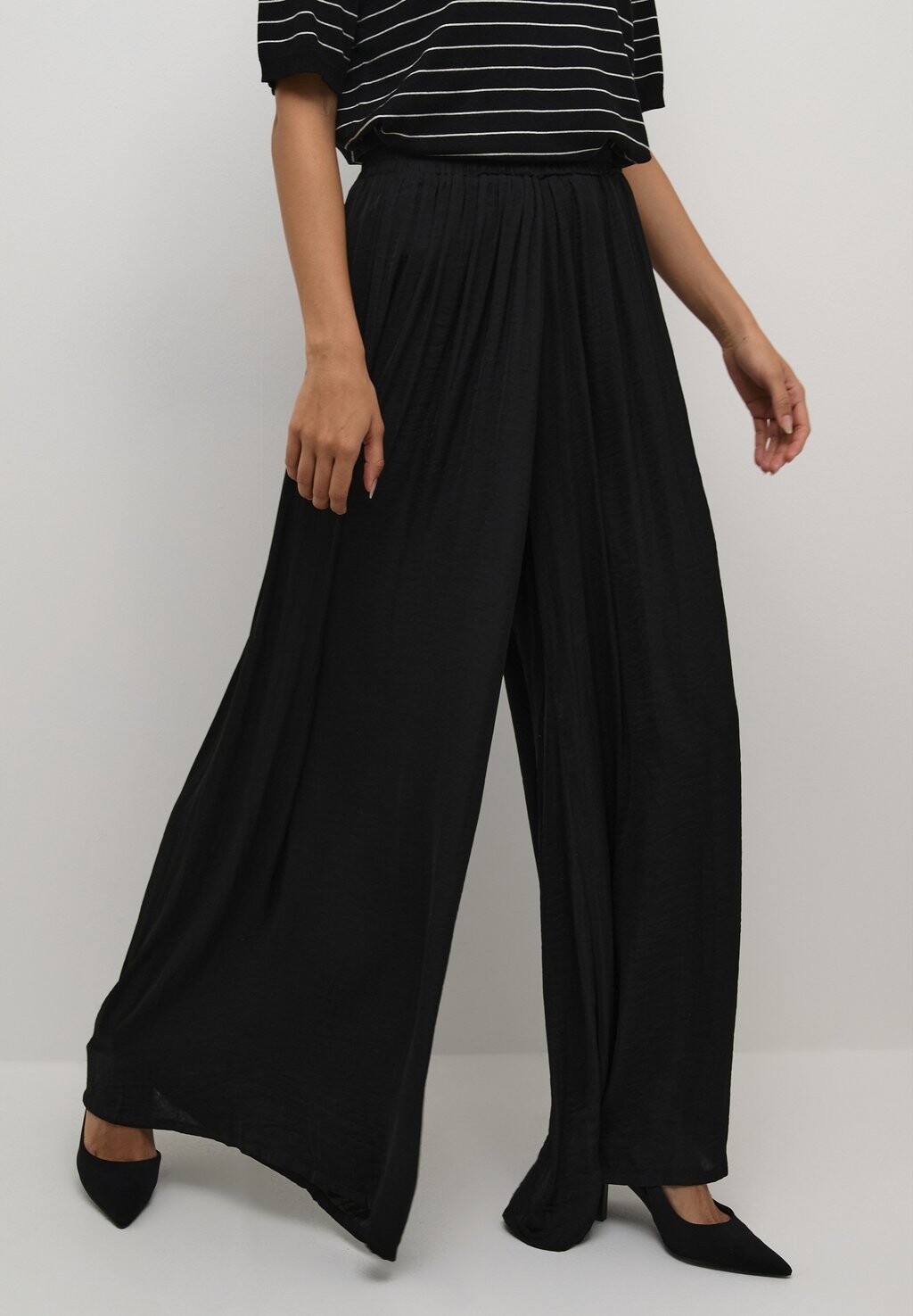 Тканевые брюки KAALLIE Kaffe, пестрый черный
Тканевые брюки KAALLIE Kaffe, пестрый черный