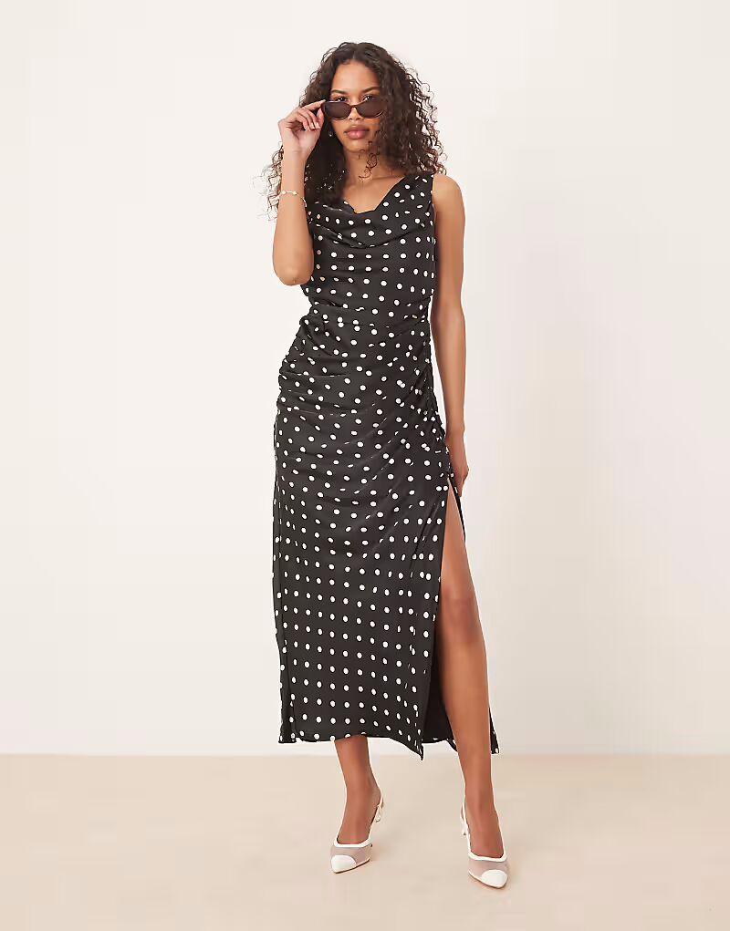 Платье макси с драпировкой и воротником-хомутиком от Abercrombie & Fitch в черный горошек
Платье макси с драпировкой и воротником-хомутиком от Abercrombie & Fitch в черный горошек