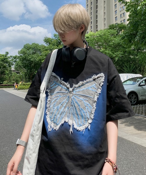 Футболка с коротким рукавом, джинсовая нашивка-бабочка FVLMEN, черный
Футболка с коротким рукавом, джинсовая нашивка-бабочка FVLMEN, черный