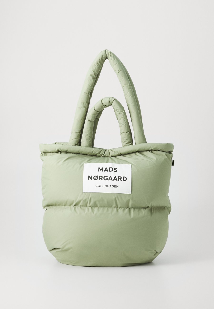 Сумка-шоппер Mads Nørgaard PILLOW BAG, Oil Green/Evergreen
Сумка-шоппер Mads Nørgaard PILLOW BAG, Oil Green/Evergreen