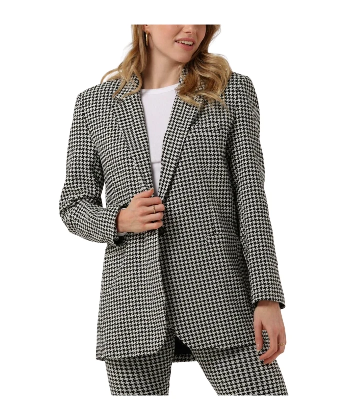 R Блейзер Daizy 2607 Moves, черный
R Блейзер Daizy 2607 Moves, черный