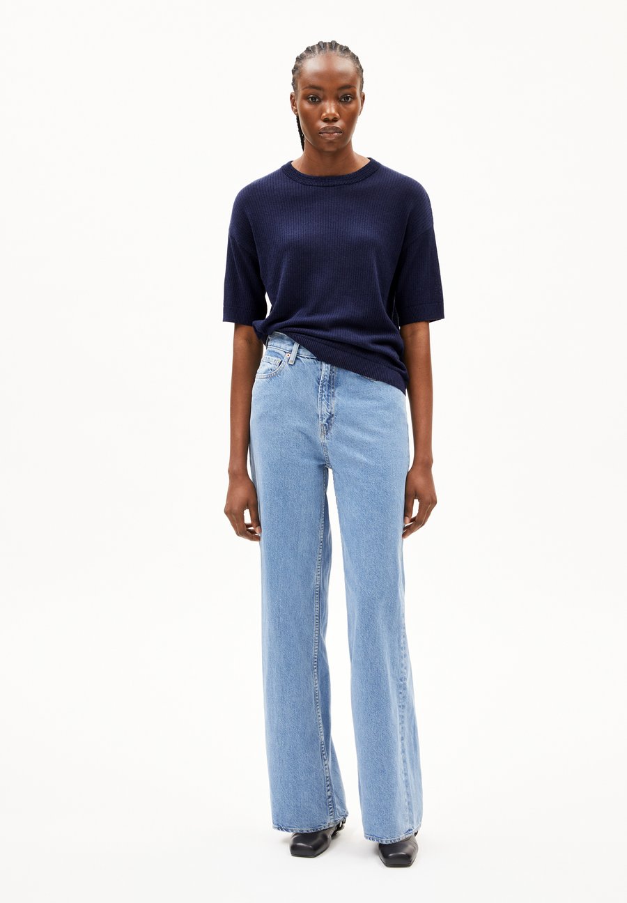 Футболка ARMEDANGELS LIZAA LINO, Tinted Navy/Blue
Футболка ARMEDANGELS LIZAA LINO, Tinted Navy/Blue