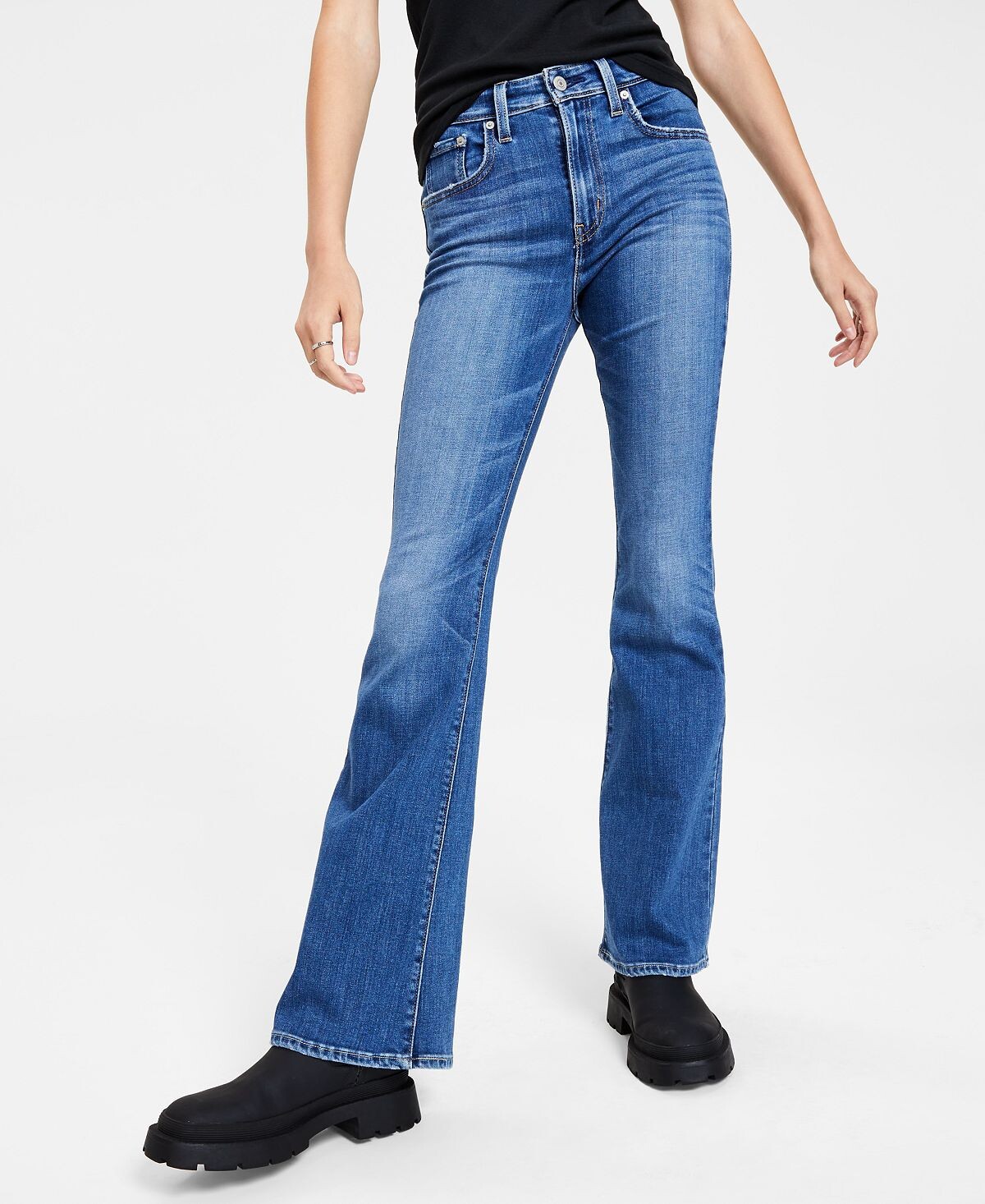 Женские джинсы-клеш узкого кроя с высокой посадкой 726 Levi's
Женские джинсы-клеш узкого кроя с высокой посадкой 726 Levi's