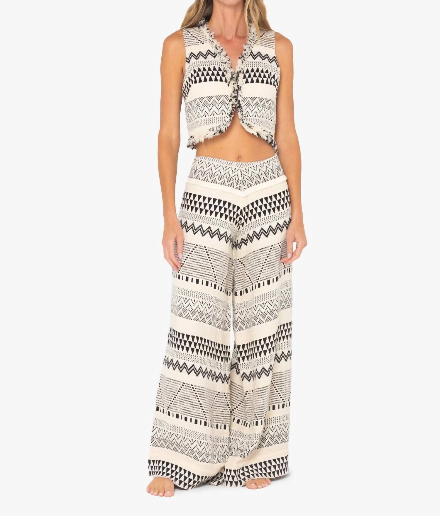 Брюки Alder черного/песочного цвета JBQ
Брюки Alder черного/песочного цвета JBQ