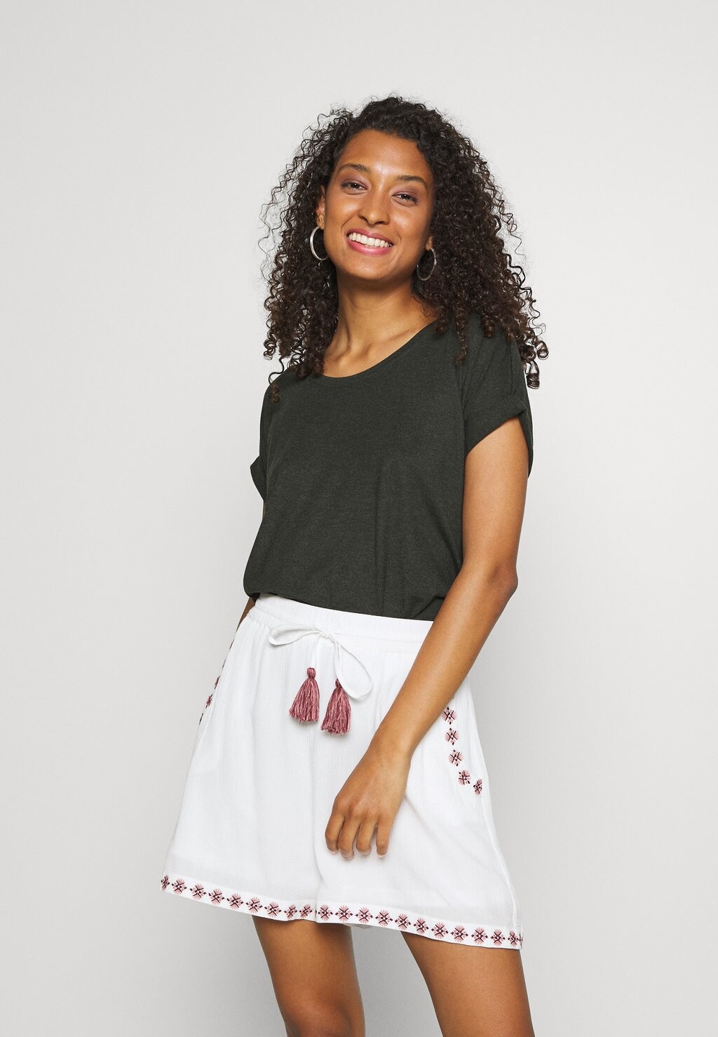 Базовая футболка ONLY, Серый, Базовая футболка ONLY
Базовая футболка ONLY, Серый, Базовая футболка ONLY