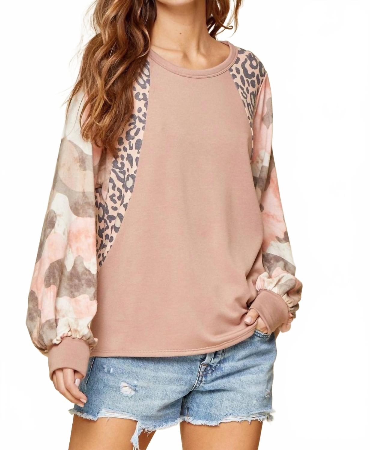 Малиновый топ с комбинированным принтом и рукавами-фонариками ANDREE BY UNIT
Малиновый топ с комбинированным принтом и рукавами-фонариками ANDREE BY UNIT