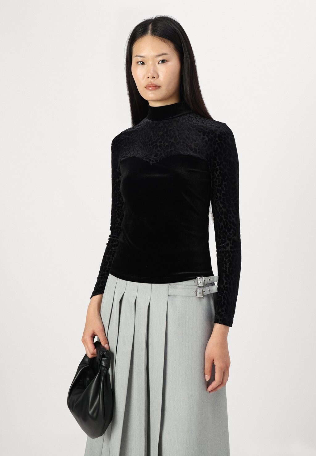 Топ с длинными рукавами ONLELIANA HIGH NECK ONLY, черный 
Топ с длинными рукавами ONLELIANA HIGH NECK ONLY, черный