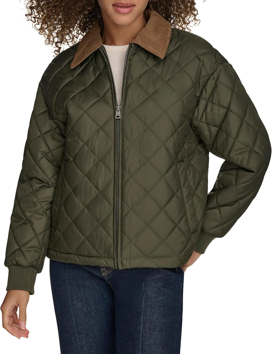 Levi's Женская куртка с ромбовидной стёжкой и воротником из вельвета, Army Green
Levi's Женская куртка с ромбовидной стёжкой и воротником из вельвета, Army Green