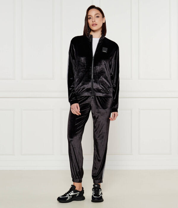 Спортивный костюм Ea7 Regular Fit с полосками по бокам, черный
Спортивный костюм Ea7 Regular Fit с полосками по бокам, черный