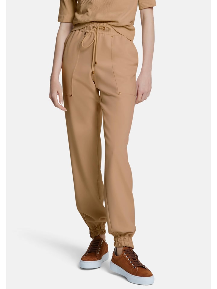 MADELEINE Элегантные спортивные брюки цвета мускатного ореха
MADELEINE Элегантные спортивные брюки цвета мускатного ореха