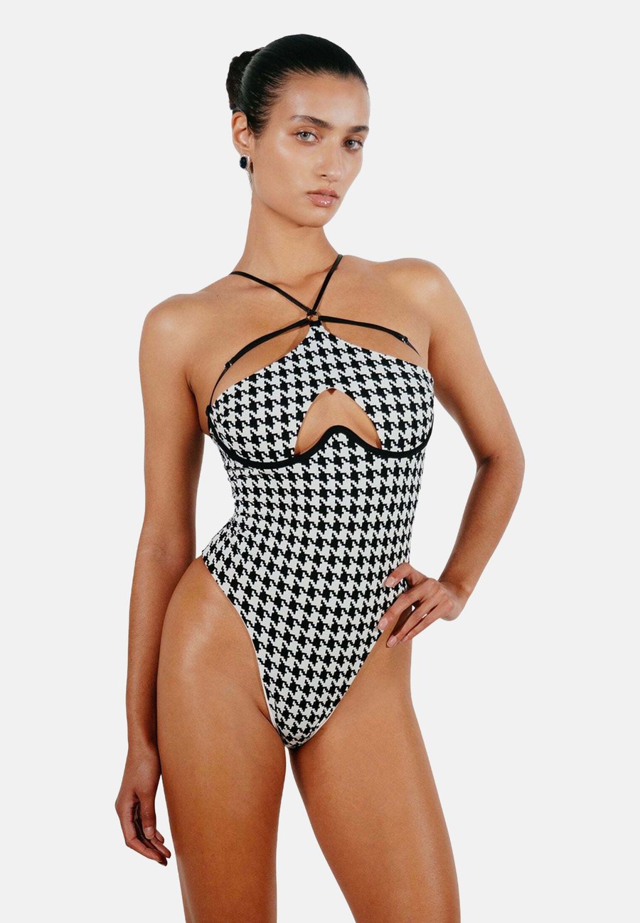 Купальник Perilla HEARTBREAKER, Black
Купальник Perilla HEARTBREAKER, Black