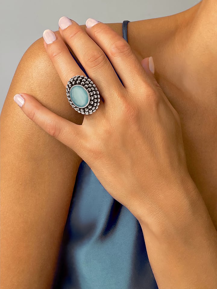 Les Petites Précieuses Серебряное кольцо с драгоценным камнем
Les Petites Précieuses Серебряное кольцо с драгоценным камнем