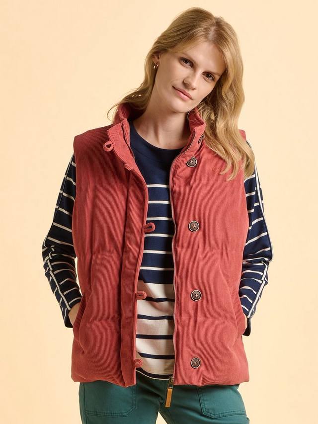 Утепленный жилет Wilds с высоким воротником и молнией Brakeburn
Утепленный жилет Wilds с высоким воротником и молнией Brakeburn