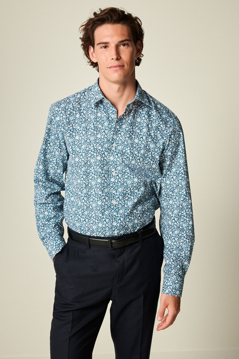 Рубашка с длинными рукавами и цветочным принтом, простая в уходе, стандартного кроя, с одинарной манжетой Next, синий
Рубашка с длинными рукавами и цветочным принтом, простая в уходе, стандартного кроя, с одинарной манжетой Next, синий