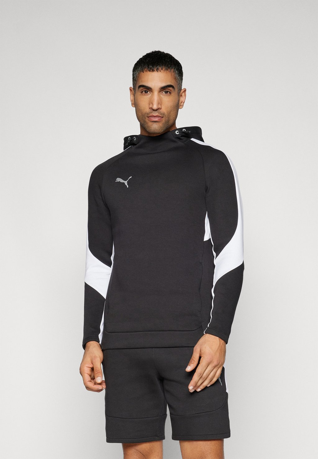 Толстовка с капюшоном HOODY Puma, черный 
Толстовка с капюшоном HOODY Puma, черный