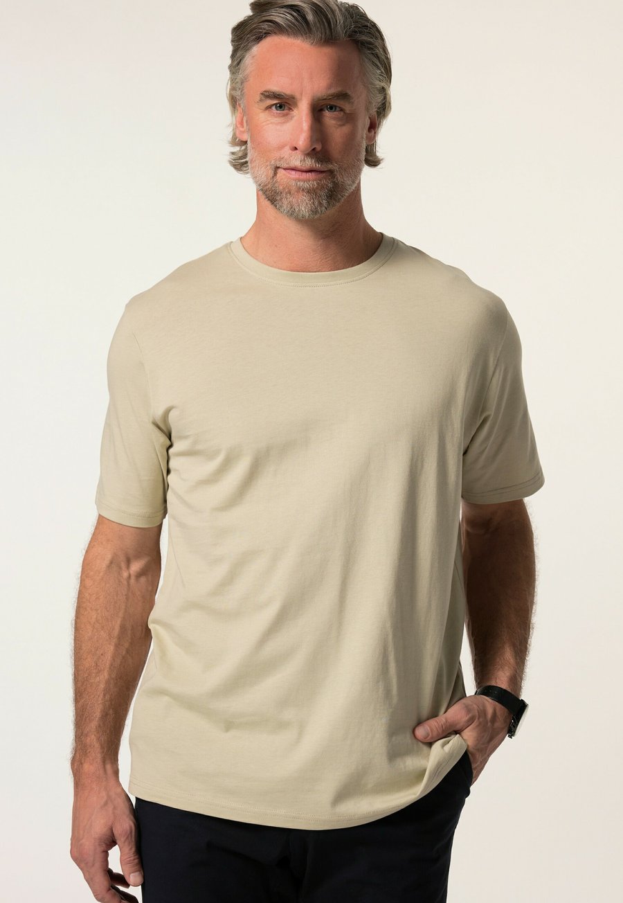 Футболка BOSTON PARK HALBARM, Light Beige/Beige
Футболка BOSTON PARK HALBARM, Light Beige/Beige